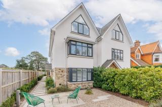 The Laurels by Grandeur Property - 5