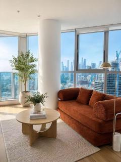 Designer 2BR with panoramic view Walk to Marvel Stadium - 9