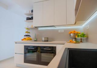 Beautiful Seafront Split Villa 9 Bedrooms Bellamar Vista Retreat - 5