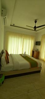 Grand flora Resort - 9