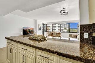 Beautiful Oceanview Condo with Beach Service 504 - Miami Beach - 2