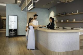 Park Inn & Suites by Radisson Thrissur East Fort - 8