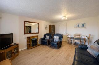 Seaside Holiday Cottage By The Beach In Beautiful Hemsby, Norfolk Ref 99006J - Hemsby - 7