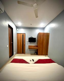 Hotel Happinex Inn - 8