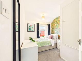 NEW Spacious Middlesbrough Home By Signature Stays - FREE Parking - Middlesbrough - 5