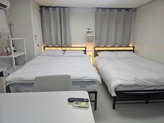 UrbanNest Stay - 2