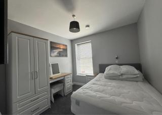 Beautiful 4 Berth Seaside Apartment In Great Yarmouth, Norfolk Ref 99006S - 7