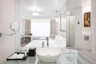 Radisson Blu Bengaluru Outer Ring Road - 4