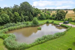 Cottage In Norfolk Sleeps 23 - Private Pool, Fishing Lake, Hot Tub Ref 99008Sc - 1