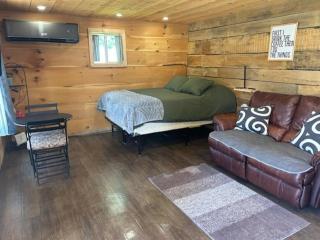Welcome to Brown's Rustic Country Bunkie - 9
