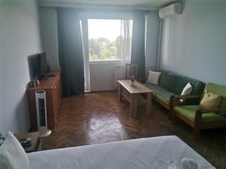 Large 3-Bedroom near Arena - 9