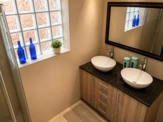 Waterkloof Glen Apartment - 7