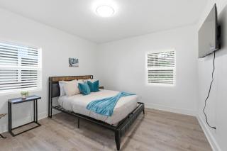 New Modern Home in SE Portland - 9