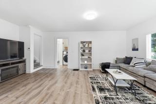 New Modern Home in SE Portland - 1