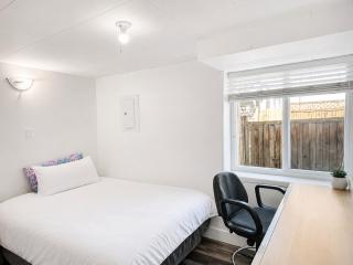 Cozy Vancouver 2BR Suite with Private Entrance - 0