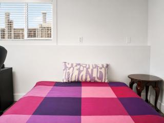 Cozy Vancouver 2BR Suite with Private Entrance - 4