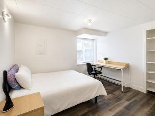 Cozy Vancouver 2BR Suite with Private Entrance - 6