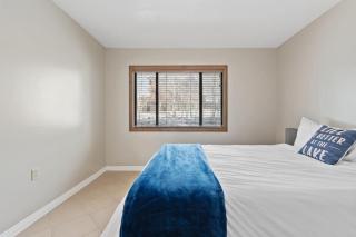 Lakeview Manor - Sleeps 50, Amazing Views, Hot Tub, Sauna and More - 7
