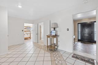 Lakeview Manor - Sleeps 50, Amazing Views, Hot Tub, Sauna and More - 1
