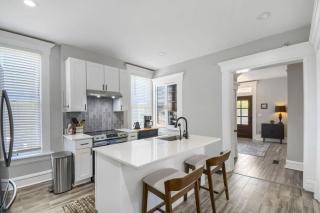 3BR Victorian in Old Oaks, near Village - 6
