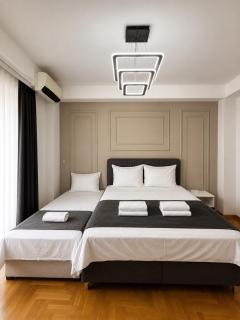 Front Beach Exclusive Apartments - 8