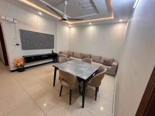 SkyNest Apartments - 6