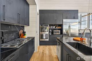 Skyline Retreat in Luxe Townhome with Hot Tub and Sauna - 7