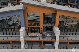 Skyline Retreat in Luxe Townhome with Hot Tub and Sauna - 4