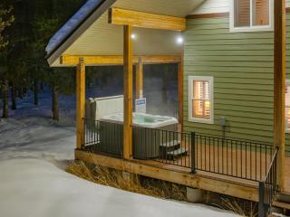 Grandpas Cabin - Sleeps 22, Near Yellowstone, Hot Tub, Family Friendly - 9