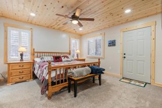 Grandpas Cabin - Sleeps 22, Near Yellowstone, Hot Tub, Family Friendly - 3