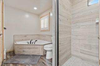 Grandpas Cabin - Sleeps 22, Near Yellowstone, Hot Tub, Family Friendly - 2