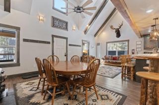 Moosefire Cabin - 35 min to Yellowstone, Hot Tub, Fire Pit and Grill - 7