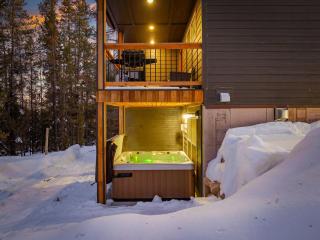 Moosefire Cabin - 35 min to Yellowstone, Hot Tub, Fire Pit and Grill - 9