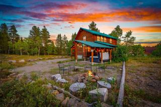 Shooting Star Lodge - Game Room, Yellowstone, Hot Tub, Fire Pit - 9