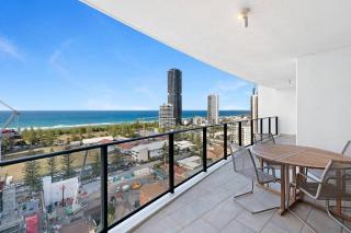3-Bedroom Ocean View Apartment with 2 Parking Spaces - 8
