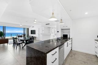 3-Bedroom Ocean View Apartment with 2 Parking Spaces - 6
