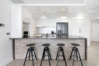 3-Bedroom Ocean View Apartment with 2 Parking Spaces - 1