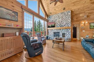 Mountain View Log Home in Invermere - 3