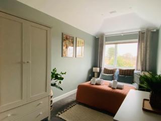 Lux Central Whitby Near Pannett Park/Cinder Trail - 3