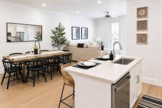 Central Location to Parks, EV, Fast WiFi, Heated Pool - 0