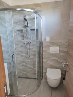 Lake Breeze Jacuzzi Apartman House - 5