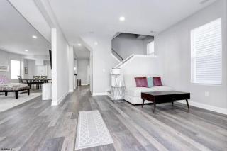 All new beach block Bartram Beach Tower - 8bd home - 3