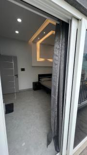 Stylish City Escape Near Manyata Tech Park - 8