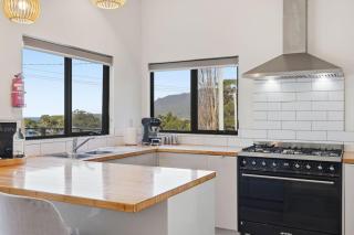 Coastal 2BR Escape, Steps to Beach, Dining and Bar - 5