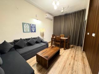 Iraaya Stays - Premium & Peaceful 1 BHK - Near Iskcon& Prem Mandir - 6