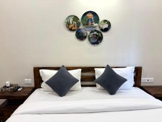 Iraaya Stays - Premium & Peaceful 1 BHK - Near Iskcon& Prem Mandir - 3