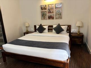 Iraaya Stays - Premium & Peaceful 1 BHK - Near Iskcon& Prem Mandir - 1
