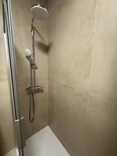 SapphireSuite - 2 min walk to Bernina Express - 8
