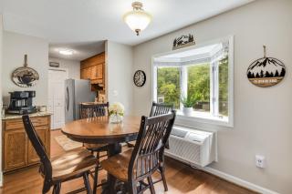 Brook Haven Condo - Downtown Blowing Rock Ground Floor Fully Stocked with 2 King Beds - 2