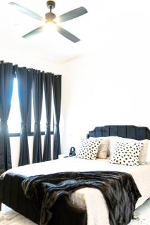 Summer Escape-2BR Apt-Pool-7 Min Airport-Pool - 8